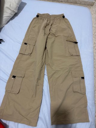 Pantalón Cargo Beige