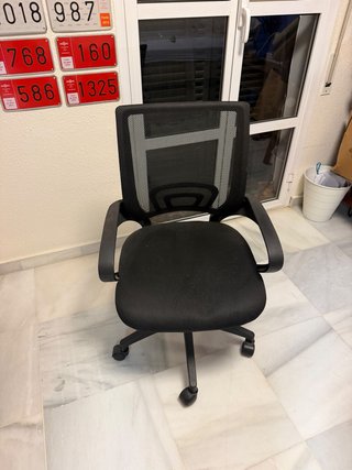 Silla de escritorio negra