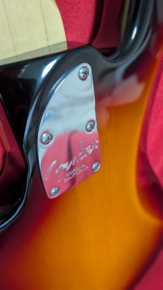 Bajo Fender American Deluxe Jazz Bass