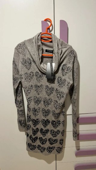 Vestido de lana con estampado de corazones