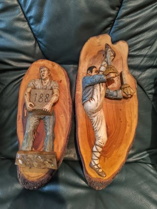 2 Figuras de Madera Tallada