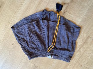 Pantalón corto azul con cordón