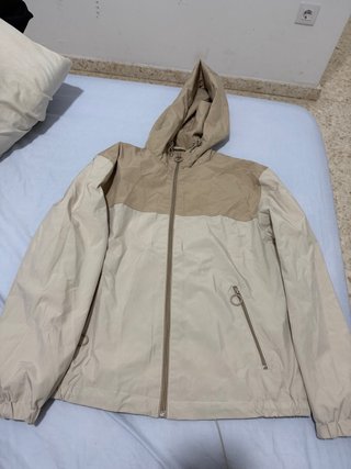 Casaca Beige con Capucha