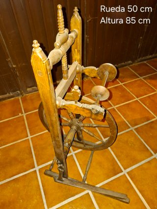 Rueca Hilandera de Madera