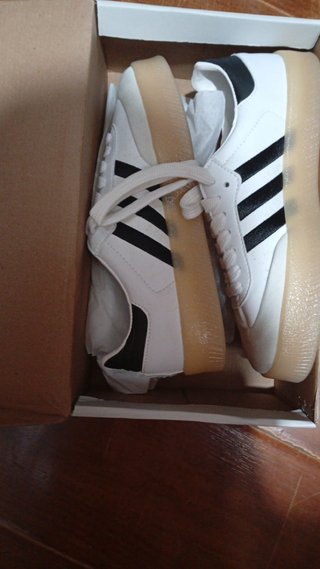 Zapatillas Adidas Blancas y Negras
