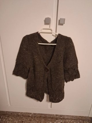 Chaqueta de lana marrón y dorada