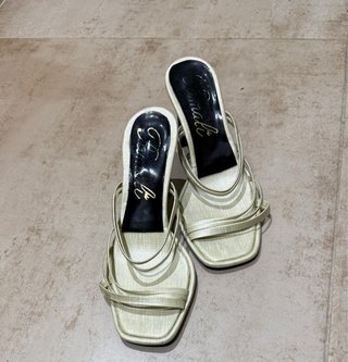 Sandalias de tacón Camale beige