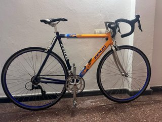 Bicicleta de carretera Zeus