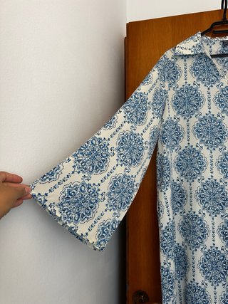 Vestido estampado blanco y azul