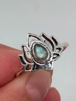 Anillo de Plata de Ley 925 y Labradorita