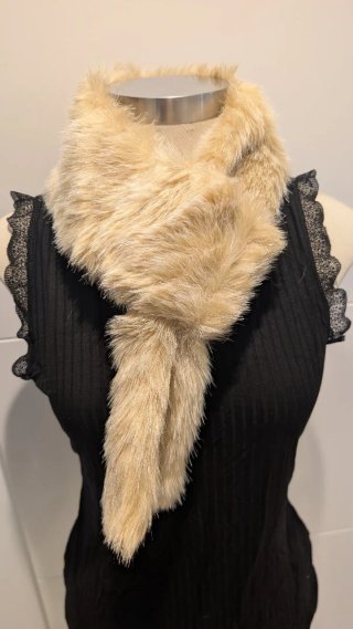 Bufanda de Cuello Efecto Pelo Beige