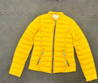 Abrigo acolchado amarillo Pimkie