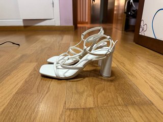 Tacones Blancos de Tiras