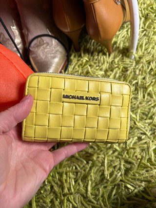 Cartera Michael Kors Amarilla de Piel