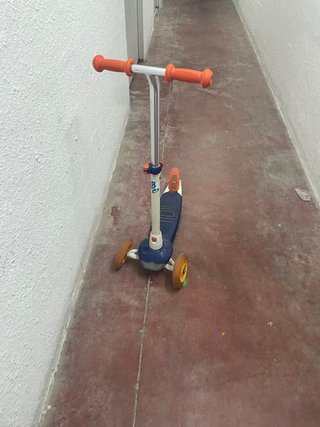 Patinete infantil de tres ruedas