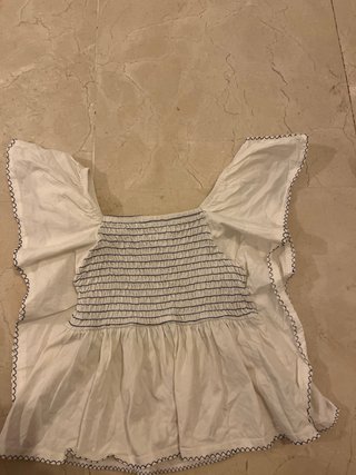 Camiseta Zara blanca. Talla 9-10
