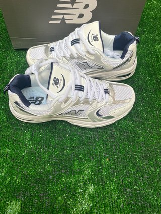 Zapatillas New Balance Plateadas