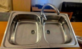 Fregadero Doble con Grifo
