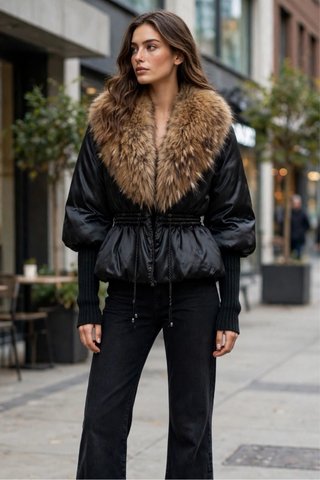 Chaqueta Negra con Cuello de Pelo