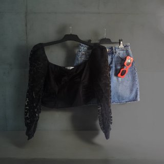 Conjunto Zara: Top Negro y Falda Vaquera