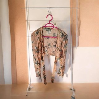 Top cruzado floral ASOS manga larga (Talla M)