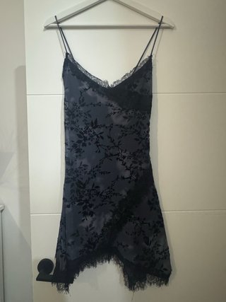 Vestido corto lencero Bershka