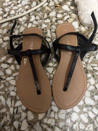 Sandalias Negras de Tiras Marypaz Talla 39