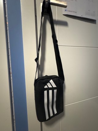 Bolsito bandolera adidas negro