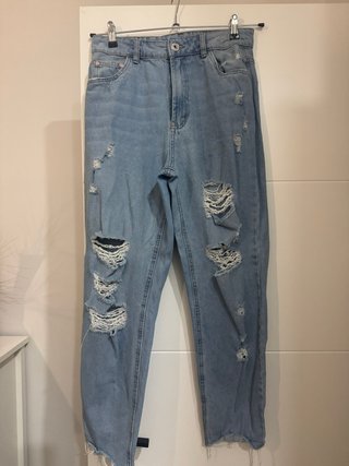 Pantalón vaquero denim con rotos