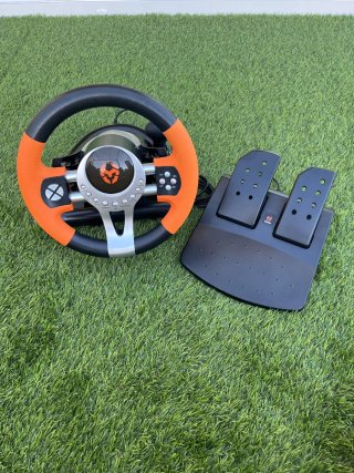 Volante para videojuegos con pedales