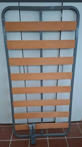 Somier de láminas con estructura metálica