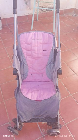 Carrito de bebé Maclaren rosa y gris