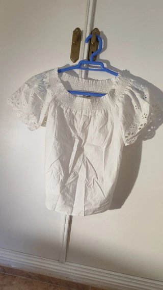 Blusa blanca bordado suizo nido de abeja