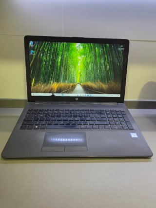 Portátil HP i3 7th Gen