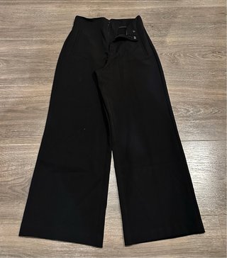 Pantalón Negro de Corte Recto