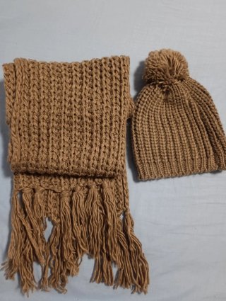 Set de Bufanda y Gorro de Lana