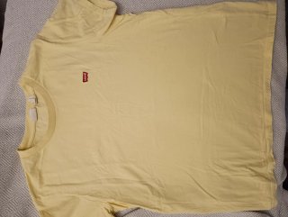 Camiseta Levi's Amarilla