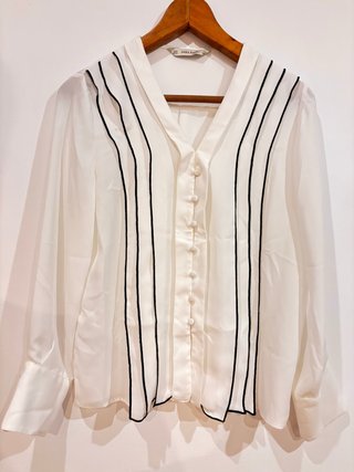 Blusa Zara Blanca con Detalles Negros