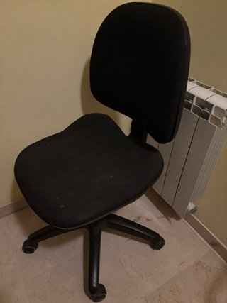 Silla de despacho negra