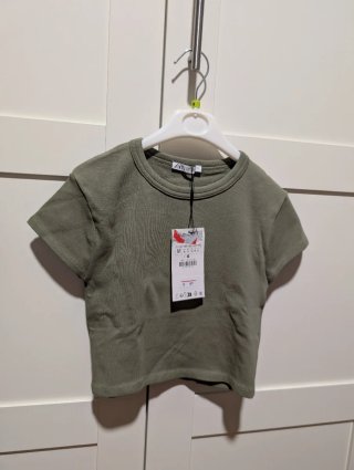 Camiseta Crop Zara Verde Oliva Talla M