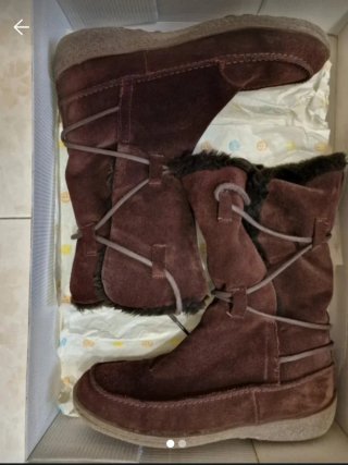 Botas de Piel Marrón con Interior de Borrego