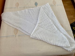 Toquilla blanca para bebé