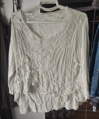 Blusa Blanca con Detalle de Encaje
