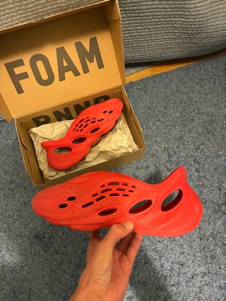 Yeezy Foam Runner Rojas