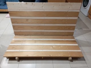 Futón IKEA de madera