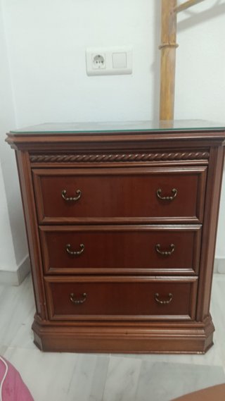 Mesitas de noche de madera con cristal