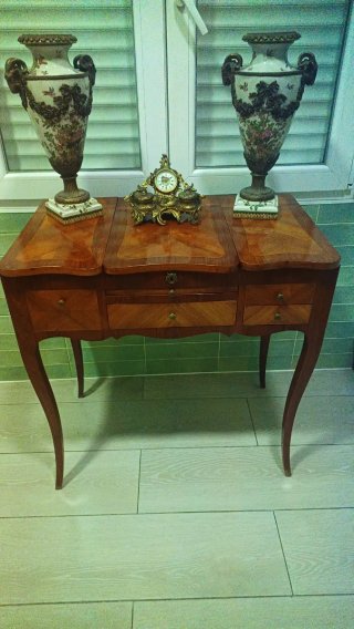 Tocador Antiguo Francés de Madera y Marquetería