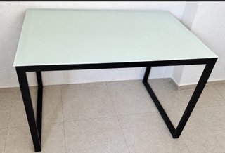 Mesa de Cristal y Metal