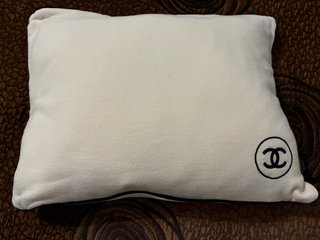 Cojín Chanel Beauté