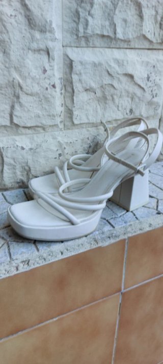 Sandalias de Tacón beige claro